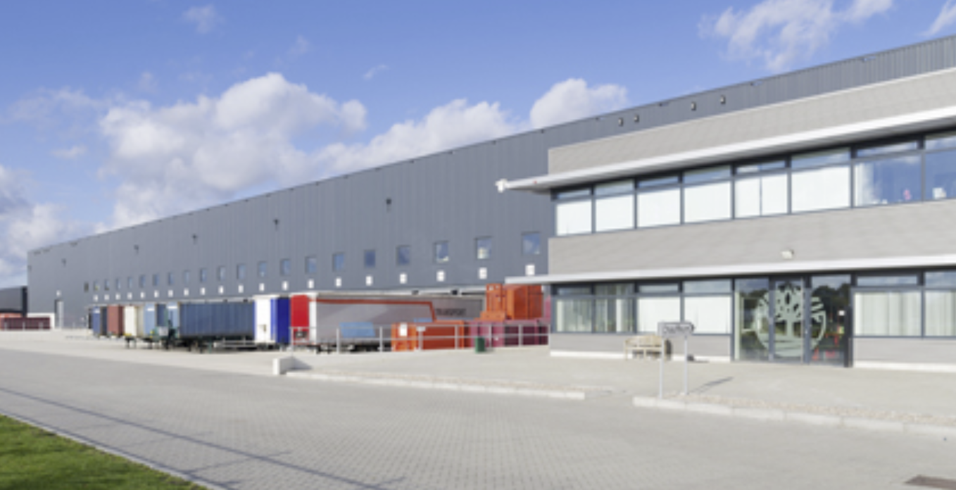 thumbnail photo of large dock high warehouse